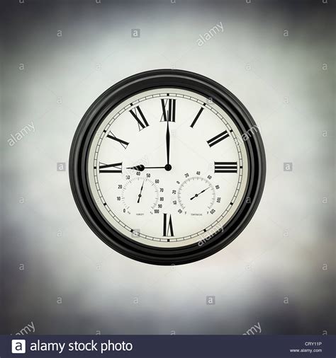 on 9pm or at 9pm|I have reached at the office on 9pm. .